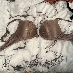 Miraculous plunge rare bombshell Victoria’s Secret bra 32C NEW Swarovski crystal